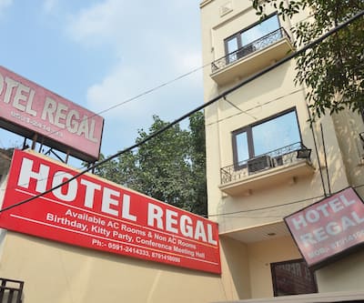 https://imgcld.yatra.com/ytimages/image/upload/t_hotel_yatra_city_desktop/v1445653657/Domestic Hotels/Hotels_Moradabad/Hotel Regal/DSC_9548.jpg